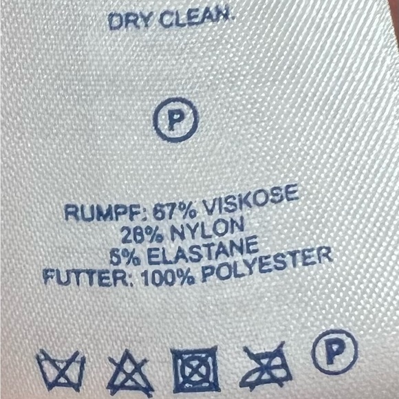 Lands' End Women's Classic tailored Black Suit Jacket 4 - Picture 3 of 10